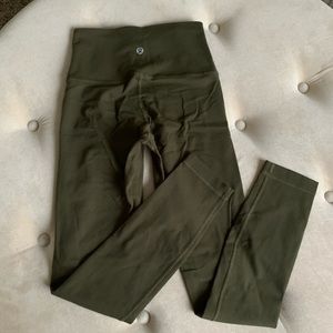 Lululemon Wunder Under Leggings
